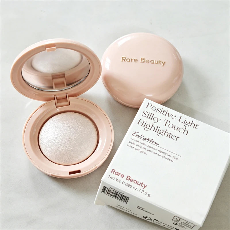 Blush & Contour Liquide Velours — Teinte Naturelle, Légère & Longue Tenue